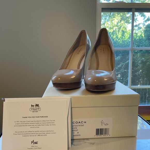 Coach, Patent leather color biscuit, 7 1/2 slightly used